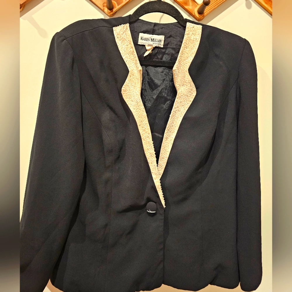 COPY - Vintage Karen Miller Blazer Size 12P Black With Cream Detailing
